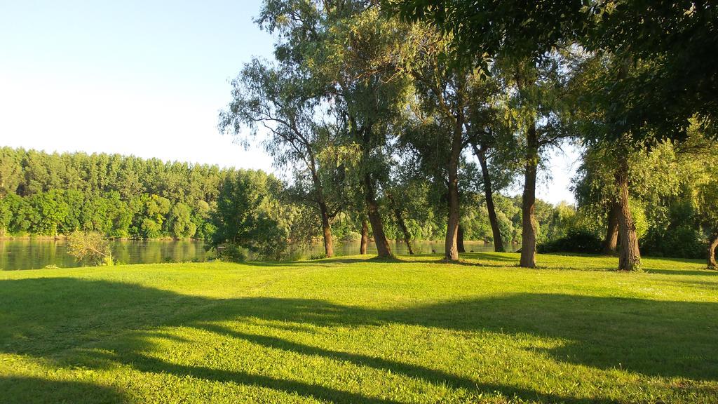 Tiszavirag Nyaralohaz Villa Szeged Bagian luar foto
